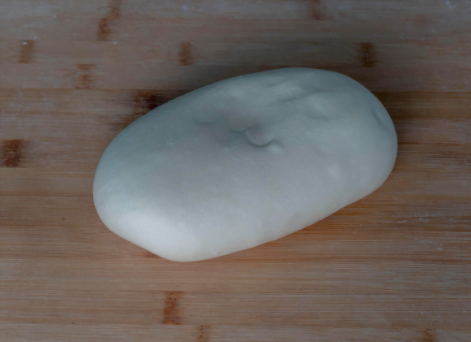 在家做豆沙面包，跟买的一样香，蓬松暄软，做法简单零失败
